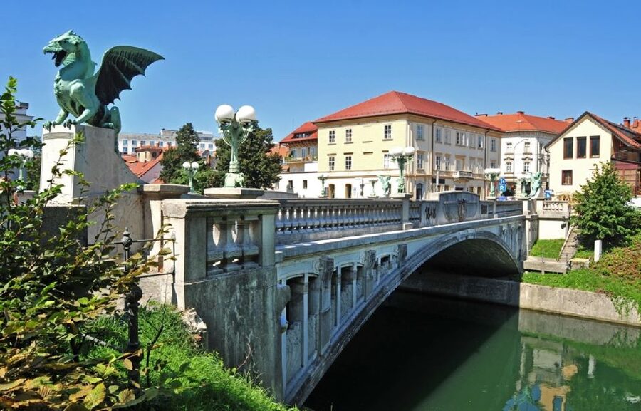From Vienna: Private Day Tour of Ljubljana and Lake Bled - Who Should Book This Slovenia Day Trip?