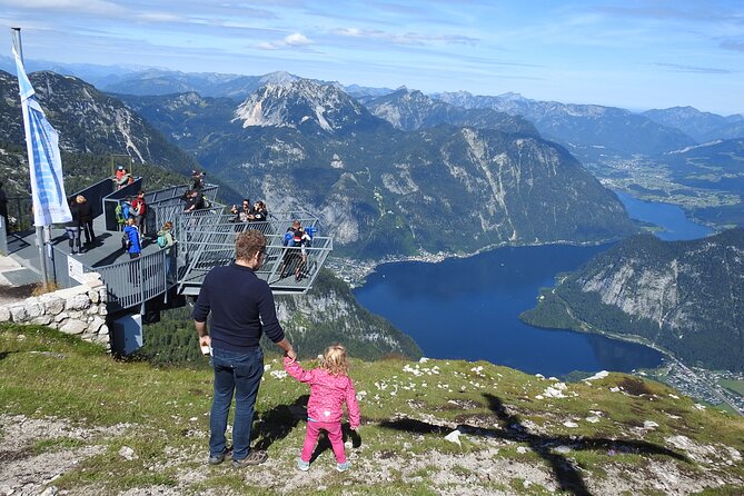 Full-Day Minivan Tour From Salzburg to Hallstatt with 5 Fingers,Lakes&Mountains - St. Wolfgang and the road beside Wolfgangsee