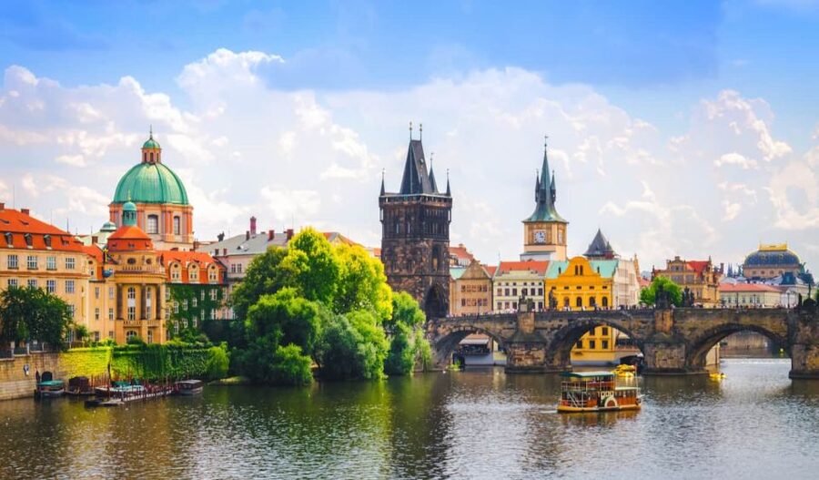 Full-Day Private Trip from Vienna to Prague - Key points to know before booking