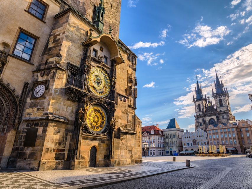 Full-Day Private Trip from Vienna to Prague - What the guide adds to a fast visit