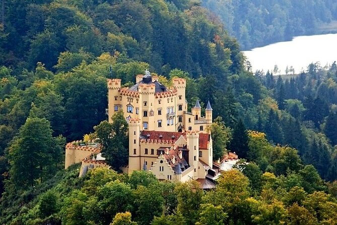Full day small group Tour in Neuschwanstein from Innsbruck - Queen Mary’s Bridge and the classic castle view