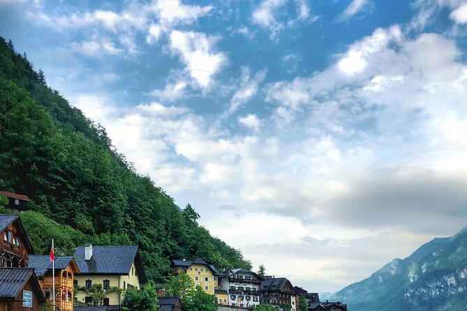 Full Day Tour from Vienna to Wachau, Melk, Hallstatt and Salzburg - Guides can make or break the day