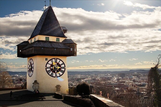 Fun & mobile scavenger hunt through Graz - Mur Island and the River Setting