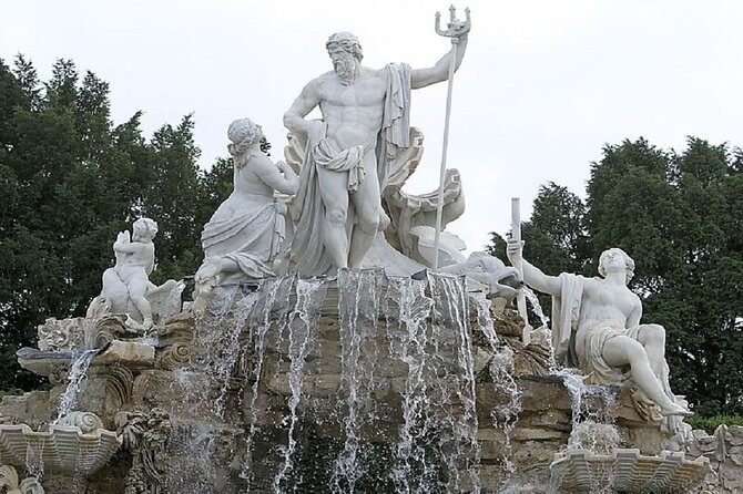 Fun & mobile scavenger hunt through the Schönbrunn Palace Park - The story behind the name Schönbrunn