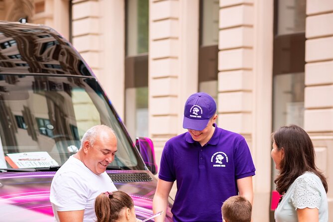 Future Bus Tours - Vienna's highlights bus tour with virtual reality - Rathaus and the Burgtheater area
