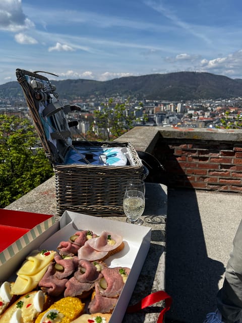 Graz: Funicular Ride & Schlossberg Picnic Experience - What the picnic basket includes