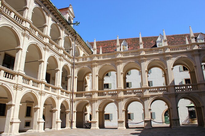 Graz: Old Town Highlights Private Walking Tour - What the private guide adds