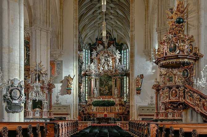 Graz: Old Town Highlights Private Walking Tour - The two-hour walk: a useful first look at the Old Town
