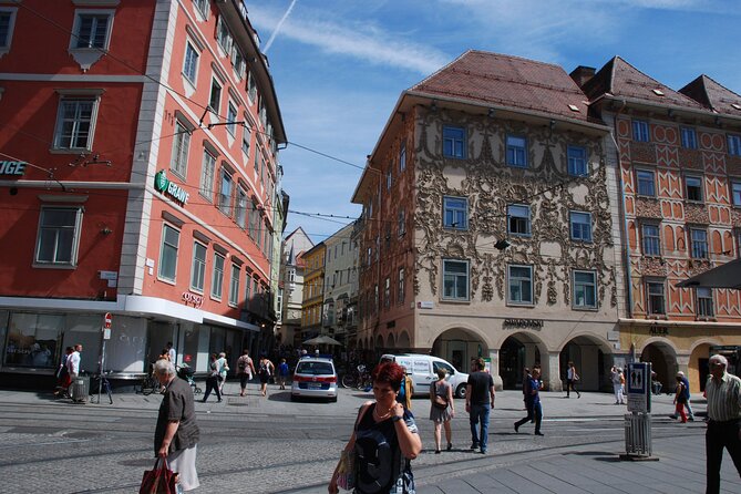 Graz Private Walking Tour With A Professional Guide - What the guides add to the experience