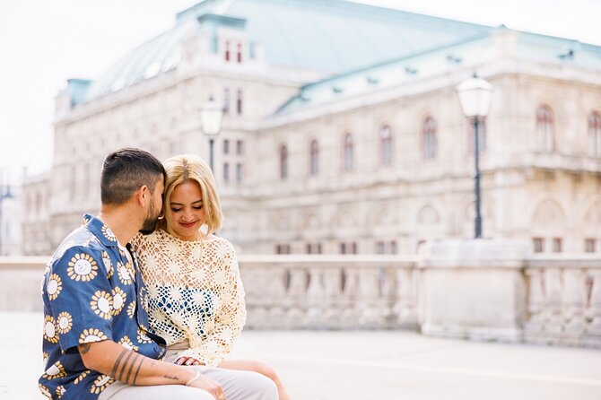 Guided Photoshoot Experience in Wien - Meeting Andi near Café Mozart