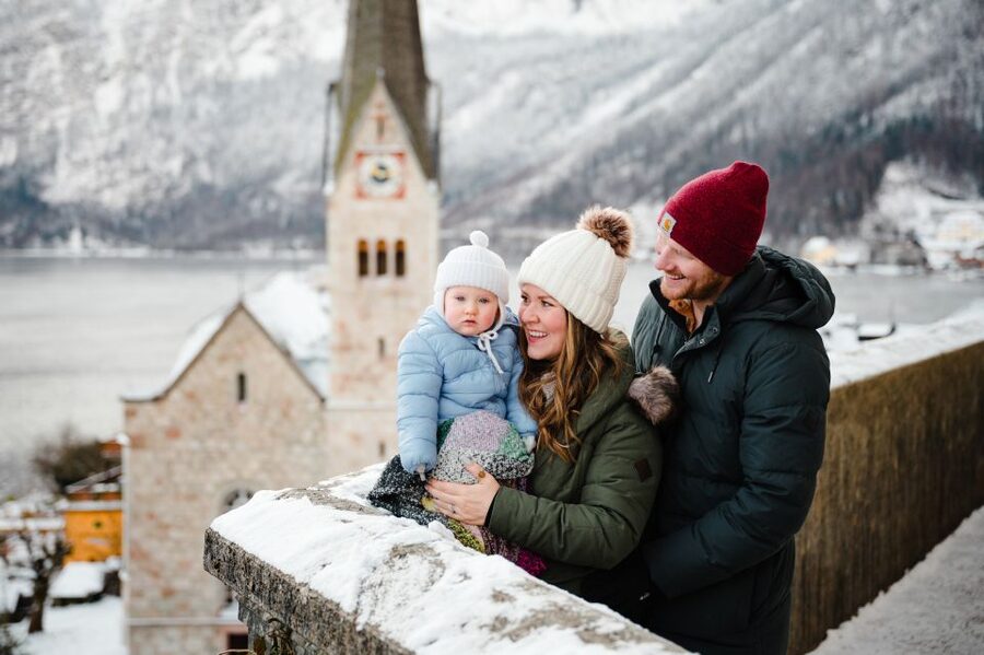 Hallstatt: 2-Hour Guided Walking Tour with Photographer - Starting beside the lake at Seecafé