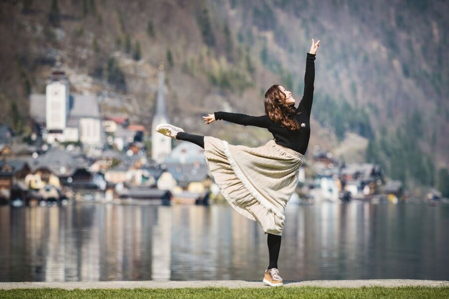 Hallstatt: 2-Hour Guided Walking Tour with Photographer - Maria am Berg adds a quieter cultural stop