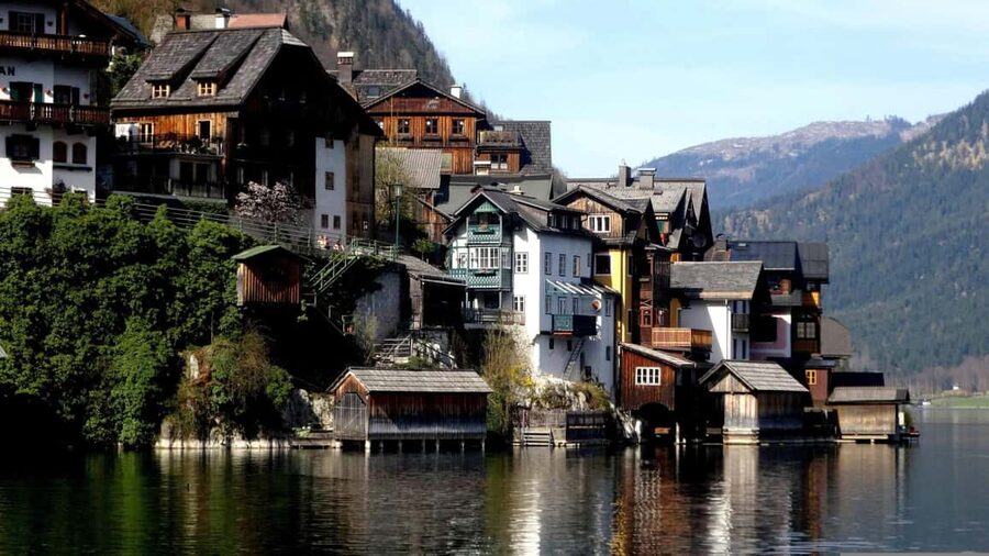 Hallstatt Highlight tour with St. Gilgen Tour from Salzburg - Hallstatt, the famous lakeside village