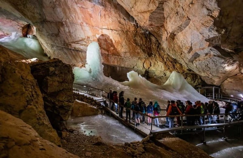 Hallstatt & Ice Cave & 5 fingers Private Trip From Salzburg - Who should choose this day trip?