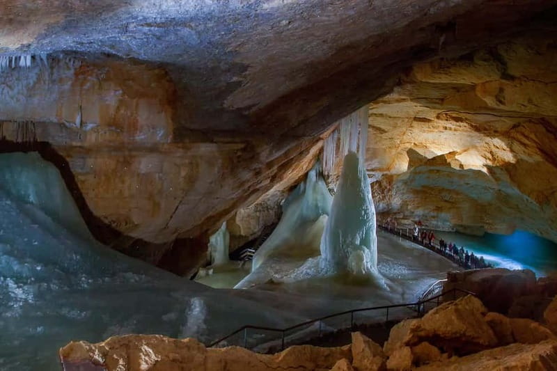 Hallstatt & Ice Cave & 5 fingers Private Trip From Salzburg - Timing, seasons, and booking flexibility
