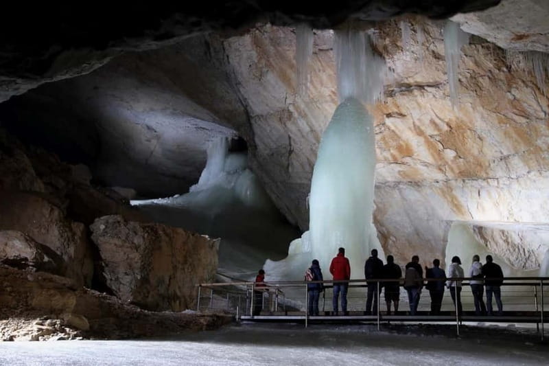 Hallstatt & Ice Cave & 5 fingers Private Trip From Salzburg - Entering the Dachstein Giant Ice Cave