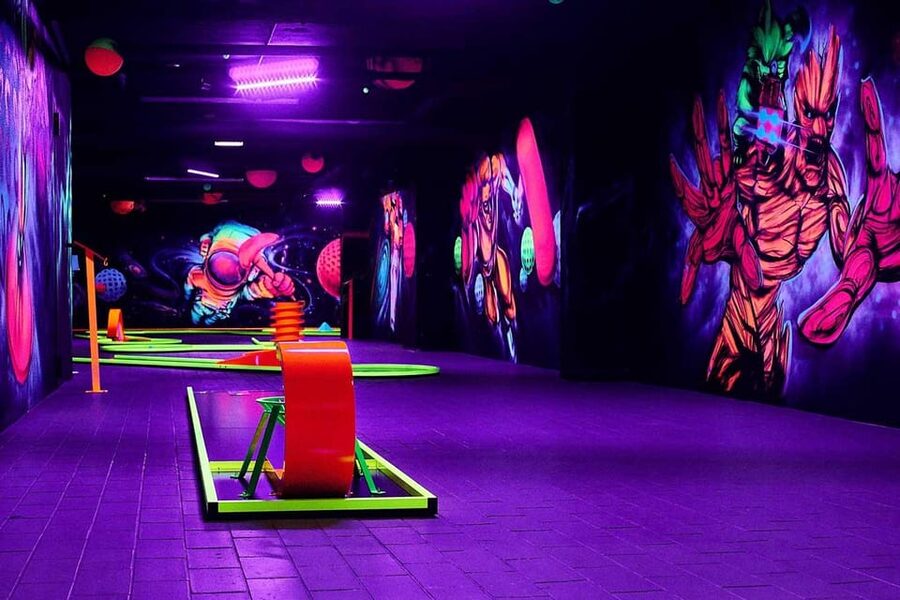 Innsbruck: 3D Mini Golf with Dazzling Light Effects - Why This Indoor Attraction Works in Innsbruck
