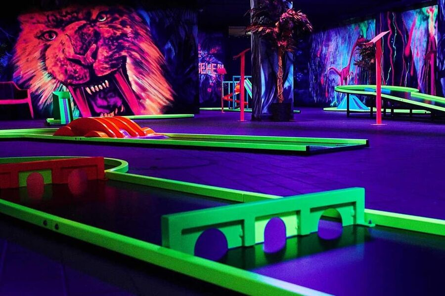 Innsbruck: 3D Mini Golf with Dazzling Light Effects - Getting to the Course from Central Innsbruck