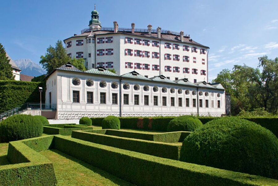 Innsbruck: City Card Including Public Transport - Take the Sightseer bus when your feet need a break