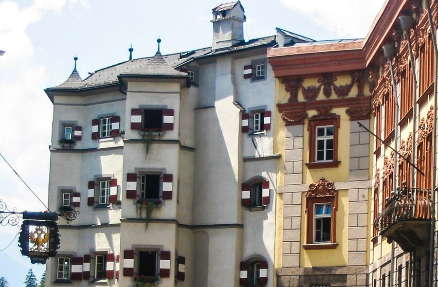 Innsbruck: Express Walk with a Local in 60 minutes - Meeting the guide at Helbling Haus