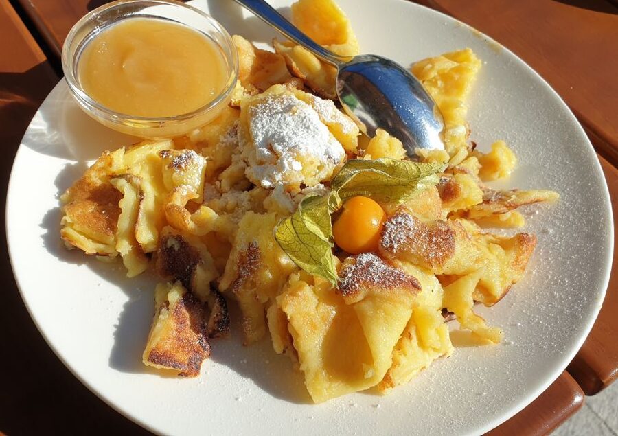 Innsbruck: Food Walking Tour with a Licensed Guide - The Golden Roof and its sweet secret