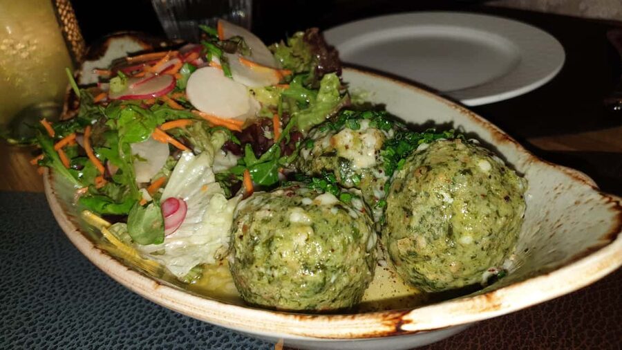 Innsbruck: Food Walking Tour with a Licensed Guide - Tasting Tyrolean specialties along the way