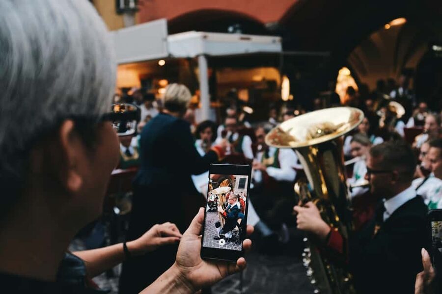 Innsbruck: Private Tour with a Local Guide - Meeting your guide at the hotel or Airbnb
