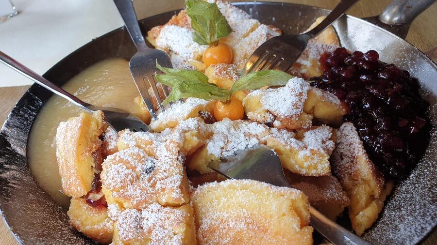 Innsbruck: Sweets & Coffee Tour - Private Guided Tour - The Golden Roof and the medieval center