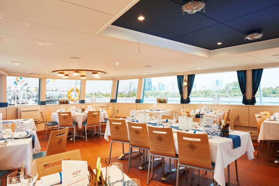 Krems: Wachau Valley River Cruise with 3-Course Meal - Choosing between the sun deck and lounge