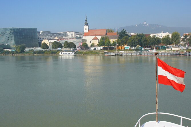 Linz harbour tour by boat - Lentos Art Museum from the river