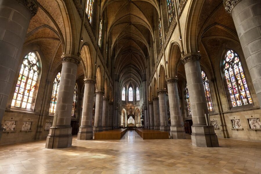 Linz Old Town Highlights Walking Tour with Pöstlingbergbahn - The Old Cathedral and its Baroque interior