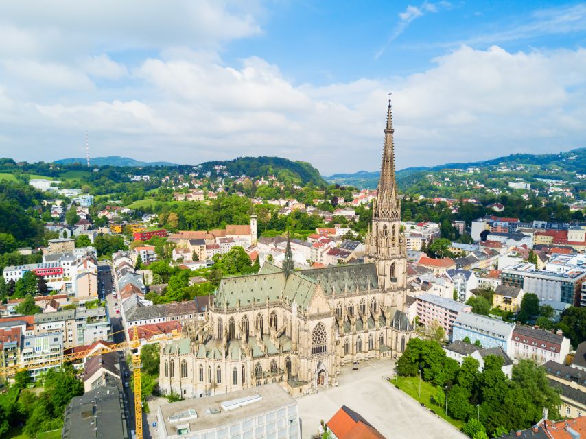 Linz Old Town Highlights Walking Tour with Pöstlingbergbahn - Castle Park and the Danube views