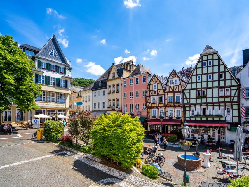 Linz Old Town Highlights Walking Tour with Pöstlingbergbahn - Starting at Hauptplatz and the Holy Trinity Column