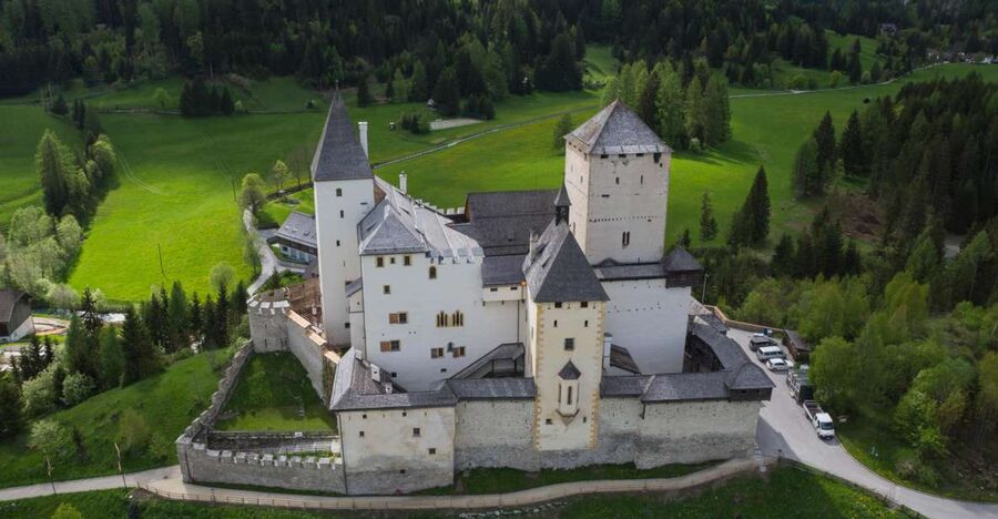 Mauterndorf: Castle Entrance Ticket - Chambers, vaults, and halls