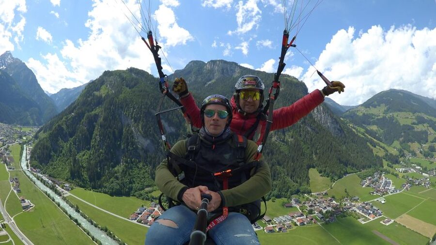 Mayrhofen: Höhenflug über den Bergen von Mayrhofen - Key Points at a Glance
