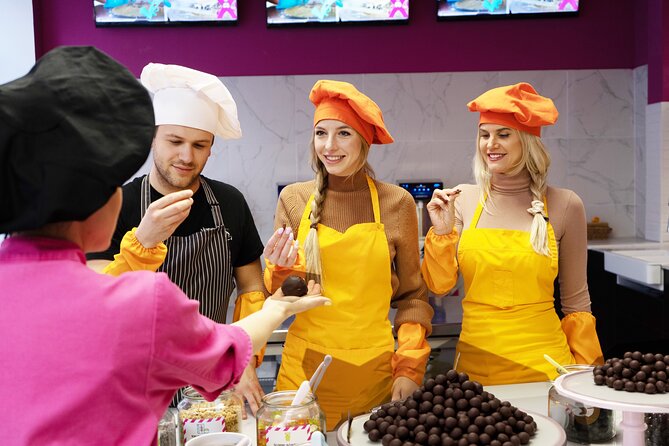 Mozart Kugel Workshop in Chocolate Museum Vienna "BO-YO" - Who will enjoy this class most?