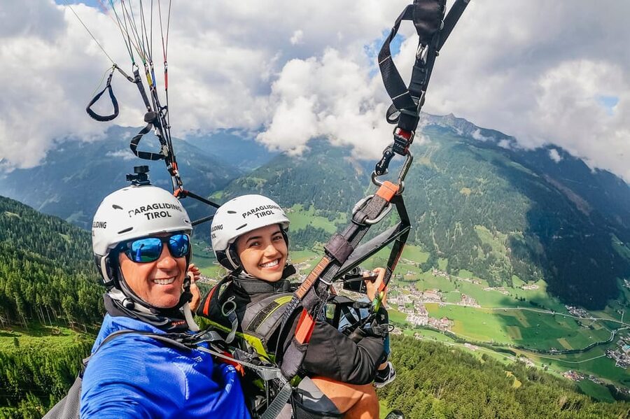 Neustift im Stubaital: Tandem Paragliding Flight - The flight over Stubai Valley