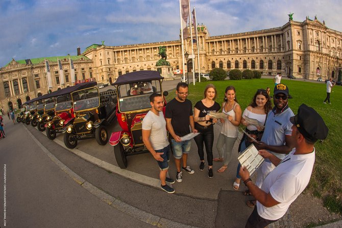 Oldtimer Tour Vienna Gold Tour - The missing cathedral and the limits of 45 minutes