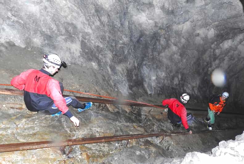 Ötztal: Guided Cave Tour for Beginners - Climbing and crawling through the tunnel system