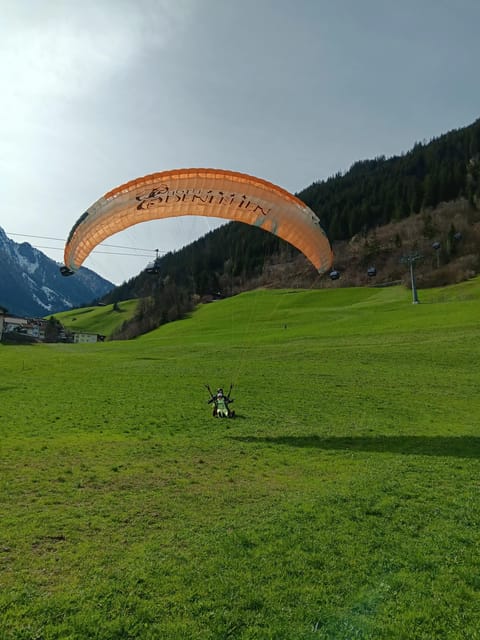 Paragliding Tandem Flight - What the Flight Feels Like From Above