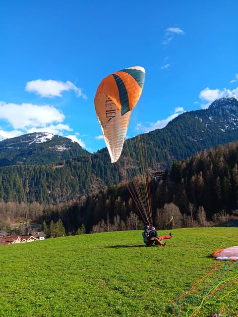 Paragliding Tandem Flight - Pilots Jennie and Herbert Add a Human Touch
