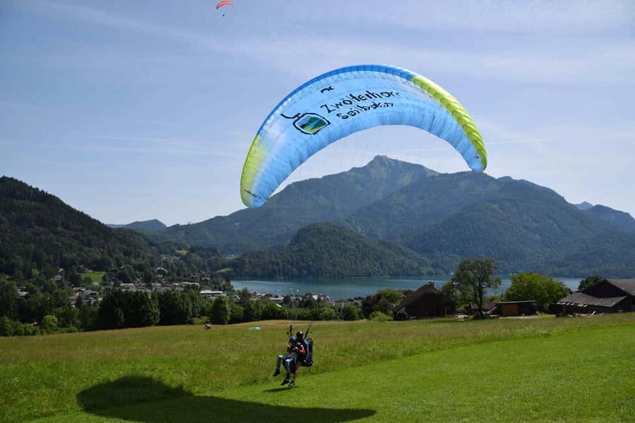 Paragliding Tandemflight in Salzkammergut / Wolfgangsee - Safety, comfort, and physical restrictions