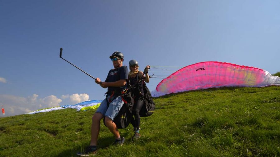 Paragliding Tandemflight in Salzkammergut / Wolfgangsee - Who will enjoy this flight most