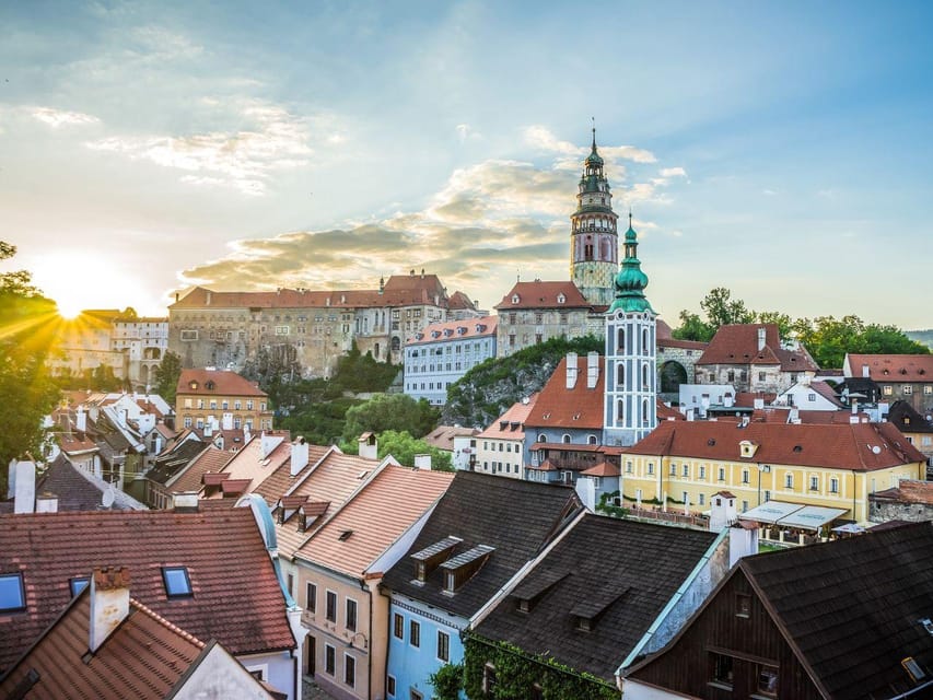 Prague: Transfer to Vienna via fabulous Cesky Krumlov - What the Guide Adds