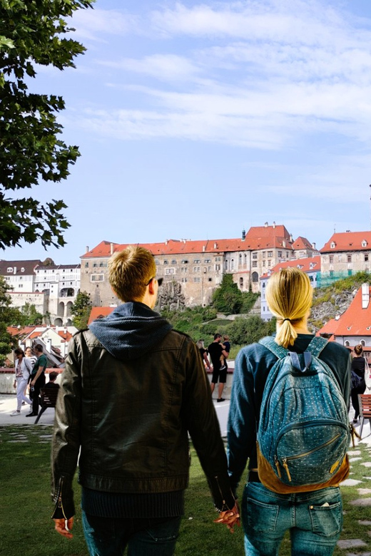 Prague: Transfer to Vienna via fabulous Cesky Krumlov - Who Should Book It?