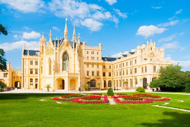 Prague-Vienna One-Way Sightseeing Day Tour - A full 10-hour day with a flexible private vehicle
