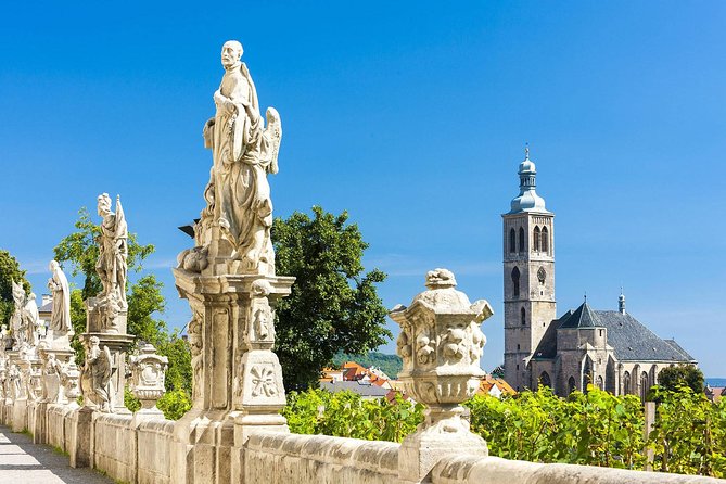 Prague-Vienna One-Way Sightseeing Day Tour - Who should book this route