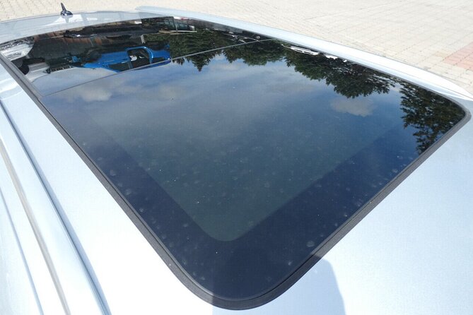 Private Airport and City Transfer in Panoramic Roof Station Wagon - A calm landing at Vienna Airport