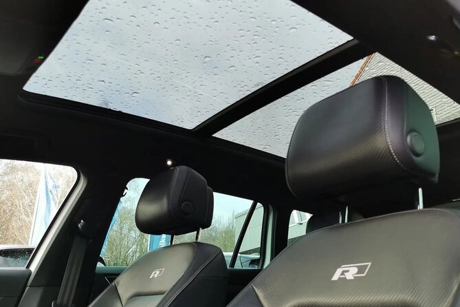 Private Airport and City Transfer in Panoramic Roof Station Wagon - The roughly 30-minute ride into Vienna