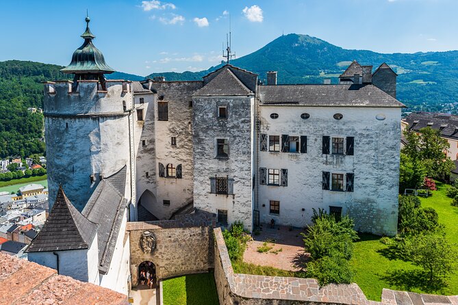 Private Austrian Food Tasting Tour in Salzburg's Old Town - The 3.5-hour route: two restaurants and a pastry stop